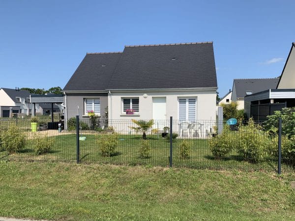 maison-jardin-pelouse