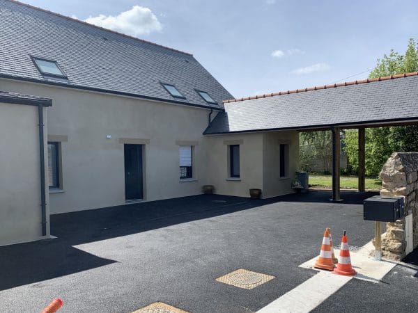 maison-goudron